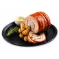 Porchetta de porc rôtie, accompagnée d'une purée de pommes et de romarin